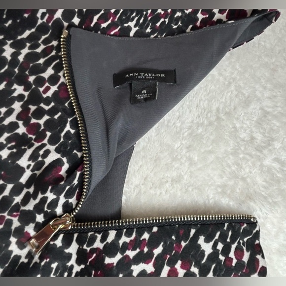 Ann Taylor Black, White, and Plum Patterned Layered Zip Tank Top - Picture 8 of 10